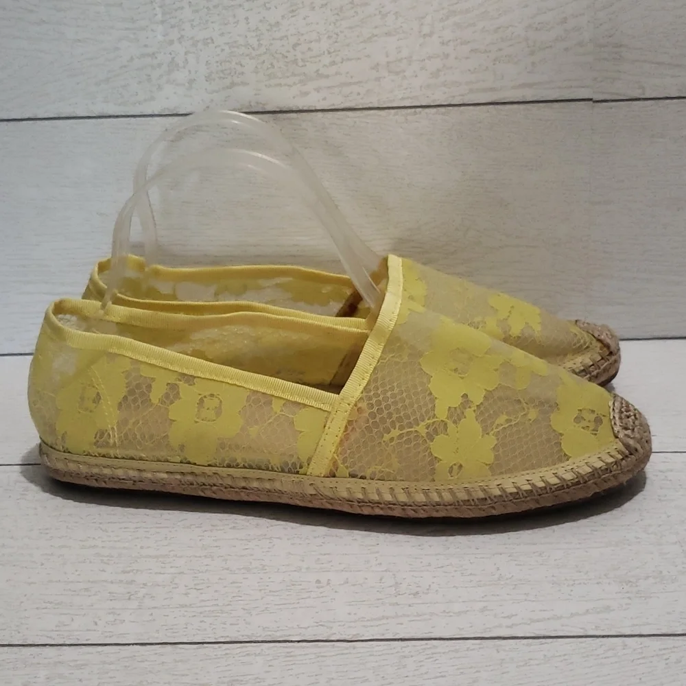 Schutz 9 yellow lace flats loafers espadrilles